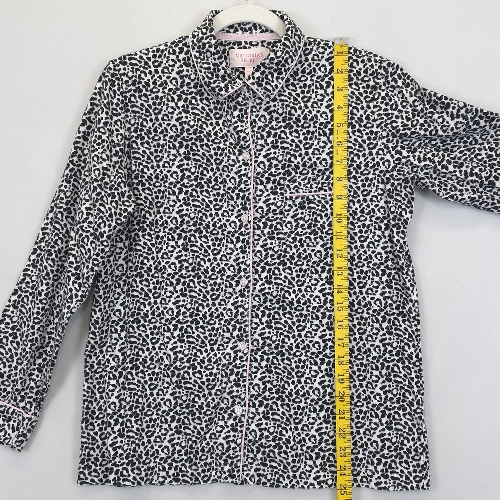 Victoria's Secret‎ Pajama Set White Leopard Print Women XS Button Up Top Pants
